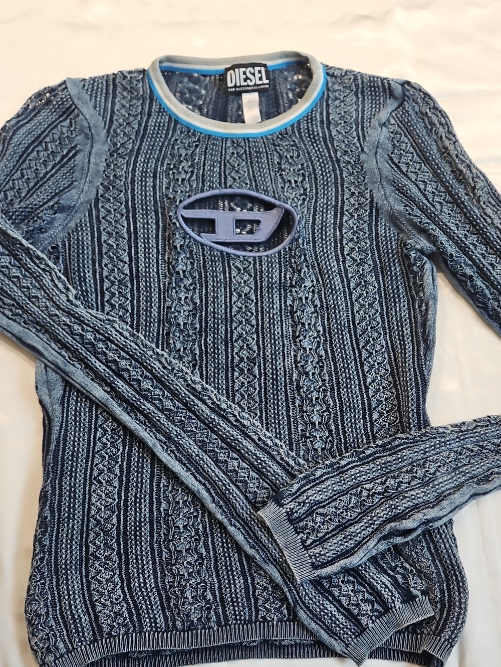 Diesel  M-ikyla .  Two-Tone Blue Cable Knit Sweatshirt with Logo Cutout